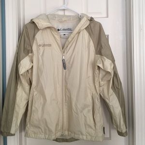 Columbia Rain/wind breaker nylon jacket